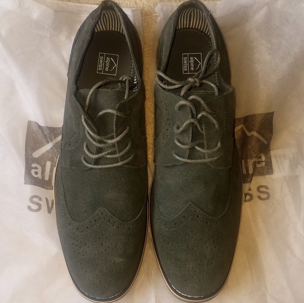 NWOT Men's Alpine Swiss Suede Wingtip Oxford